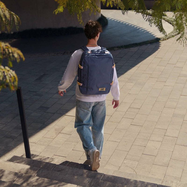 CABINZERO ( キャビンゼロ ) Classic 44L | 機内 | 持ち込み | リュック | バッグ | 旅行 | 軽い | 軽量 | 1週間 | 防水 | キャンプ | アウトドア | レジャー | シンプル | デイパック | CZ-061201 | CZ-061203 | CZ-061205 | CZ-061309 | CZ-061801 | CZ-062509 | クラシック