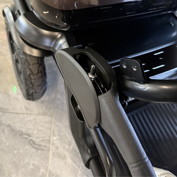 ELEMOs ( エレモーズ ) エレキャリーシリーズ 特定小型四輪 電動モビリティ 電動カート 電動車 免許不要 公道走行可能 カーゴタイプ カラフルキャリー 大容量収納 積載 120L 近距離移動 シニア 高齢者 買い物 通院 お出かけ 日常使い EV 電気自動車