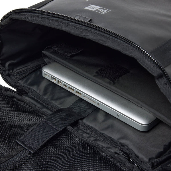 NEW ERA ( ニューエラ ) ボックスパック 32L TPU プリントロゴ アウトライン ブラック × リフレクトシルバー | リュック | リュックサック | バックパック | 通勤 | 通学 | アウトドア | PC収納 | 靴収納 | 14521358
