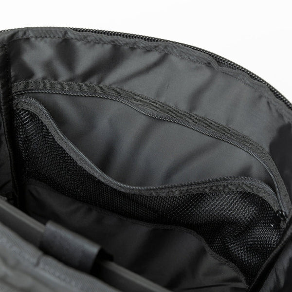 NEW ERA ( ニューエラ ) ボックスパック 32L TPU Box Logo ボックスロゴ ロゴプリント ブラック | リュック | リュックサック | バックパック | 通勤 | 通学 | PC収納 | 靴収納 | シンプル | 光沢感 | ユニセックス | 14521360