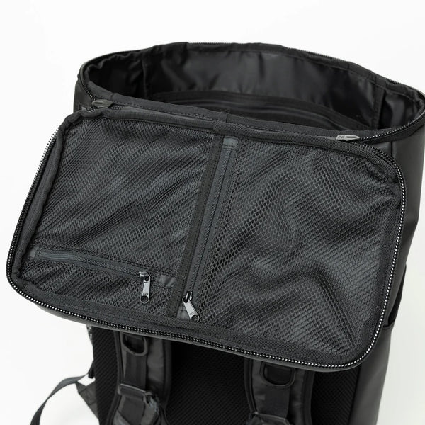 NEW ERA ( ニューエラ ) ボックスパック 32L TPU Box Logo ボックスロゴ ロゴプリント ブラック | リュック | リュックサック | バックパック | 通勤 | 通学 | PC収納 | 靴収納 | シンプル | 光沢感 | ユニセックス | 14521360