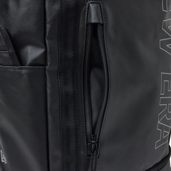 NEW ERA ( ニューエラ ) ボックスパック 32L TPU プリントロゴ アウトライン ブラック × リフレクトシルバー | リュック | リュックサック | バックパック | 通勤 | 通学 | アウトドア | PC収納 | 靴収納 | 14521358