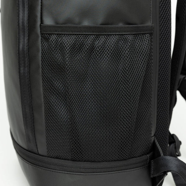 NEW ERA ( ニューエラ ) ボックスパック 32L TPU Box Logo ボックスロゴ ロゴプリント ブラック | リュック | リュックサック | バックパック | 通勤 | 通学 | PC収納 | 靴収納 | シンプル | 光沢感 | ユニセックス | 14521360