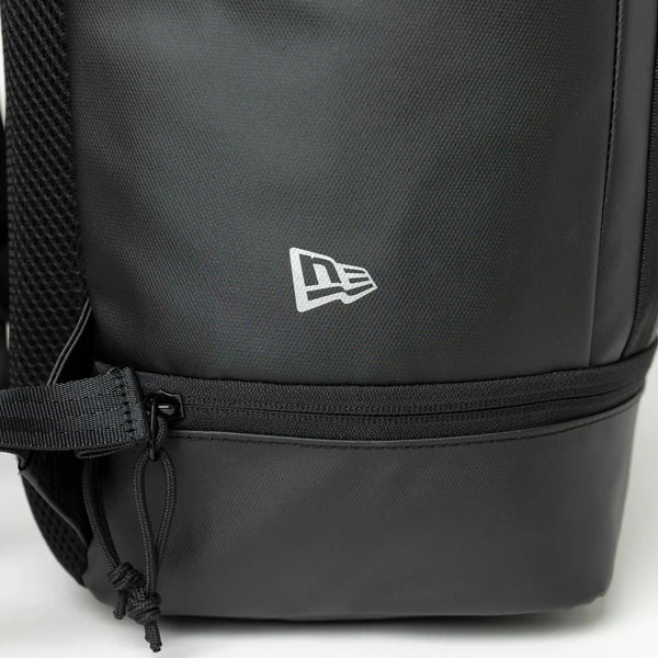 NEW ERA ( ニューエラ ) ボックスパック 32L TPU Box Logo ボックスロゴ ロゴプリント ブラック | リュック | リュックサック | バックパック | 通勤 | 通学 | PC収納 | 靴収納 | シンプル | 光沢感 | ユニセックス | 14521360