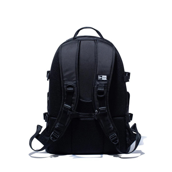 NEW ERA ( ニューエラ ) キャリアパック 35L ブラック | リュック | リュックサック | バックパック | 通勤 | 通学 | 黒色 | サイドポケット | 収納ポケット | 約35L | アウトドア | キャンプ | 旅行 | レジャー | 便利 | 14521349 | デイパック | にゅーえら | ユニセックス