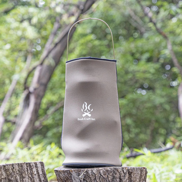 Bush Craft ( ブッシュクラフト ) オイルランタンソフトカバー D80D90 ブラウン | アウトドア | キャンプ | 収納カバー | ソフトケース | 収納ケース | 持ち運び | 伸縮性 | 吊り下げ | 51002 | ランタンケース | ぶっしゅくらふと