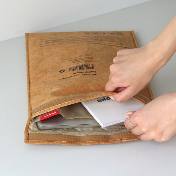 DETAIL ( ディテール ) ANAheim Laptop Sleeve 13inch | PCケース | クラフト | グレー | ブラック | 軽量 | 高耐久 | クッション性 | キルティング | 持ち運び | かっこいい | 372113 | でぃてーる