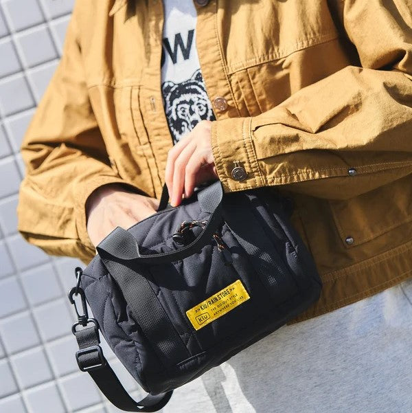 KiU ( キウ ) スクエアパデッドミニボストンバッグ | バッグ | ボストンバッグ | K476 | 小さめ | ショルダーバッグ | シンプル | 撥水 | 可愛い | アウトドア | キャンプ | レジャー | お出かけ | お散歩 | コンパクト | ハンドバッグ | きう