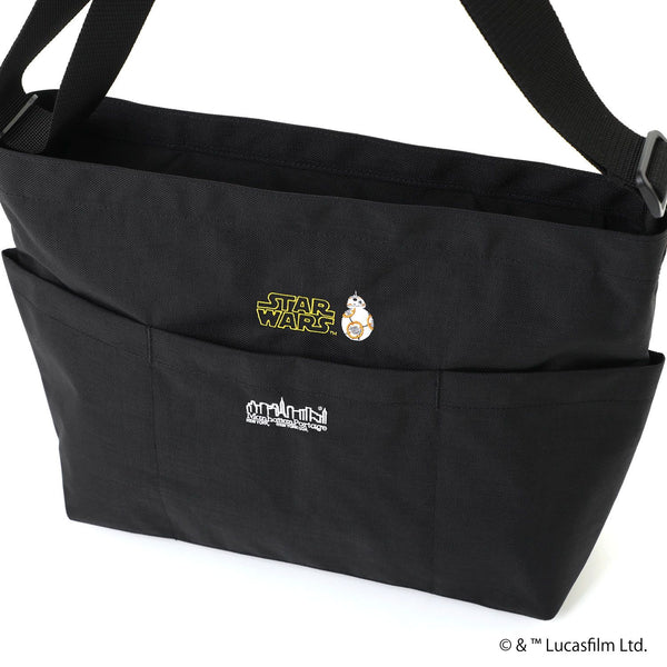 Manhattan Portage ( マンハッタンポーテージ ) CLEARVIEW SHOULDER BAG BACK POCKET THREE OPEN POCKET 2025 / STAR WARS | スターウォーズ | コラボ | バッグ | ショルダーバッグ | 大きめ | 大容量 | MP1482BP3OPSTW25 | 通勤 | 通学 | PC収納