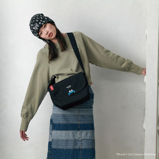 Manhattan Portage ( マンハッタンポーテージ ) NYLON MESSENGER BAG JR ( SM ) BP W/DIV MGNT 500D CORDURA SESAME ST | セサミストリート | クッキーモンスター | バッグ | ショルダーバッグ | MP1605JRBPDMGNTSST | まんはったんぽーてーじ