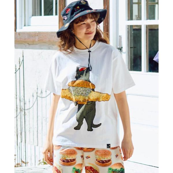 go slow caravan ( ゴースローキャラバン ) 【 DOMDOM×GSC 】 びたびたバターフィッシュ猫TEE MENS | メンズ | トップス | ドムドムハンバーガー | コラボ | シャツ | Tシャツ | ホワイト | 341962 | カジュアル | 夏服