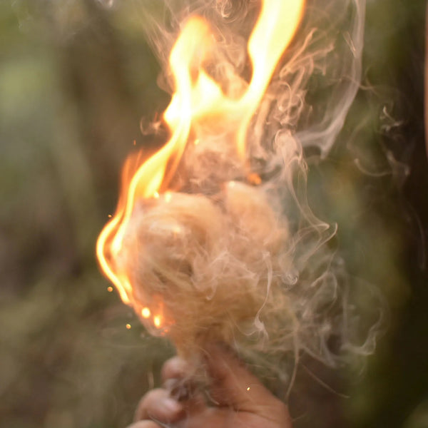 Bush Craft ( ブッシュクラフト ) 麻の火口 ( ほくち ) 大 | アウトドア | キャンプ | 着火剤 | 麻の繊維 | 火起こし | 大容量 | コンパクト | ぶっしゅくらふと | 29502