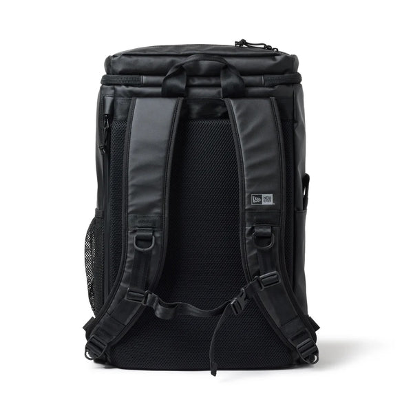 NEW ERA ( ニューエラ ) ボックスパック 32L TPU プリントロゴ アウトライン ブラック × リフレクトシルバー | リュック | リュックサック | バックパック | 通勤 | 通学 | アウトドア | PC収納 | 靴収納 | 14521358