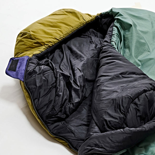 NANGA ( ナンガ ) ZZZ BAG 0 RED HORIZON N2600-2C093E シュラフ 寝袋 マミー型 化繊 スリーピングバッグ レギュラー 0℃ アウトドア キャンプ 車中泊 防災 軽量 撥水 コンパクト