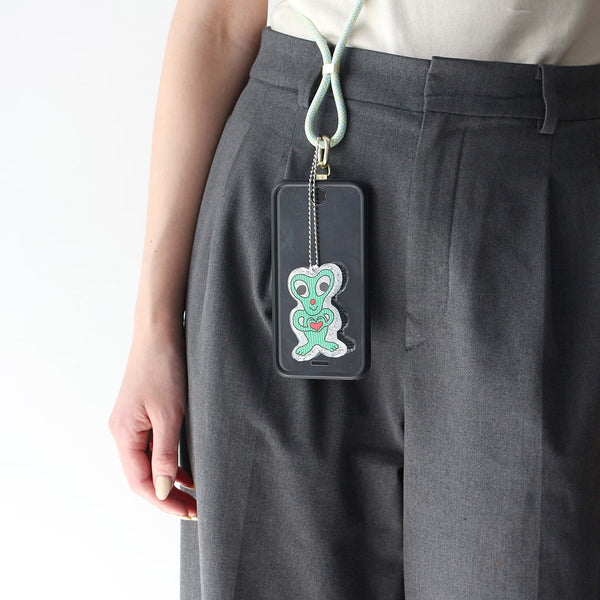 DETAIL ( ディテール ) Alien Reflector | Midori Komatsu エイリアン リフレクター | イラストレーターコラボ | 2倍光る | 反射 | 散歩 | 夜道 | 安全 | 宇宙人 | 3743A | キーホルダー | でぃてーる