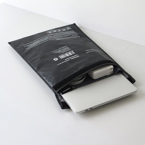 DETAIL ( ディテール ) ANAheim Laptop Sleeve 13inch | PCケース | クラフト | グレー | ブラック | 軽量 | 高耐久 | クッション性 | キルティング | 持ち運び | かっこいい | 372113 | でぃてーる