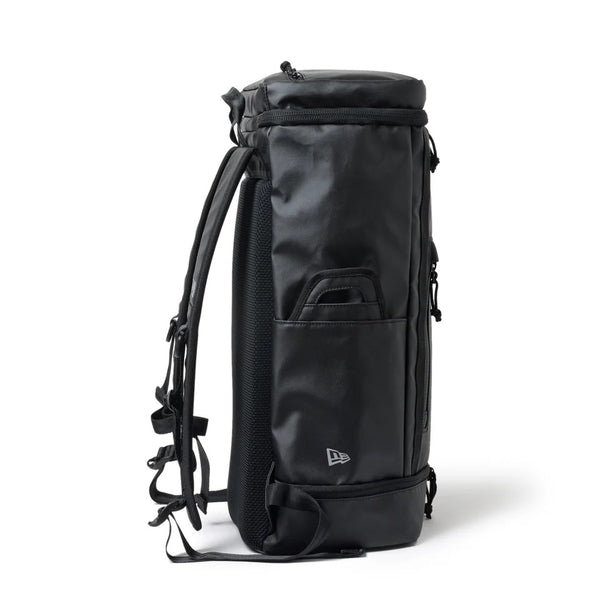 NEW ERA ( ニューエラ ) ボックスパック 32L TPU プリントロゴ アウトライン ブラック × リフレクトシルバー | リュック | リュックサック | バックパック | 通勤 | 通学 | アウトドア | PC収納 | 靴収納 | 14521358