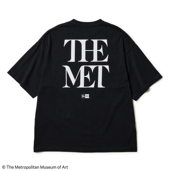 NEW ERA ( ニューエラ ) 半袖 オーバーサイズド コットン Tシャツ The Met ブラック | シャツ | 半袖Tシャツ | 黒色 | にゅーえら | 14457270 | ユニセックス | ゆとり | コットン | 夏服 | バックプリント | カジュアル