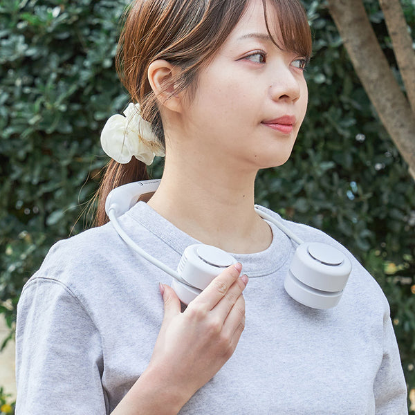 Life on Products ( ライフオンプロダクツ ) ペルチェ冷却機能コンパクトネックファン | LCAF027 | ネックファン | 冷却プレート | お祭り | フェス | お出かけ | 熱中症対策 | 暑さ対策 | 夏 | 通勤 | 通学 | キャンプ | レジャー | コンパクト | 収納 | ひんやり