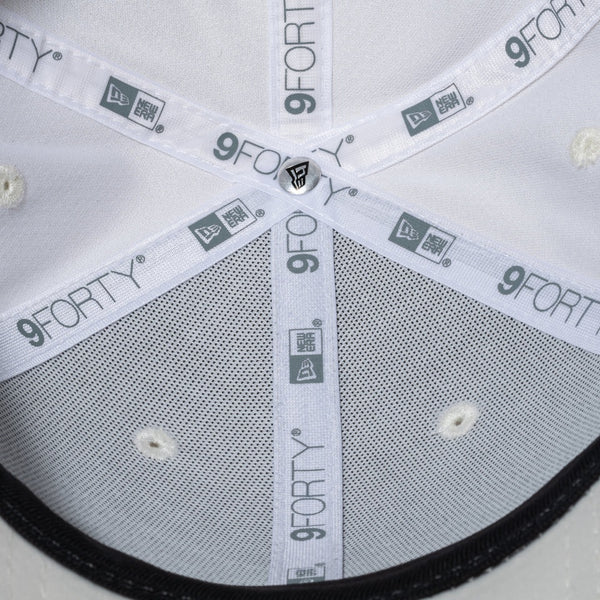 NEW ERA ( ニューエラ ) 9FORTY White Day Rhinestone ラインストーン ニューヨーク・ヤンキース クローム | 帽子 | キャップ | ストーン | ユニセックス | カーブドバイザー | サイズ調整 | にゅーえら | 14908242 | 正規品