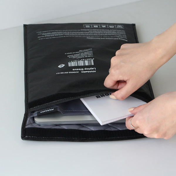DETAIL ( ディテール ) ANAheim Laptop Sleeve 13inch | PCケース | クラフト | グレー | ブラック | 軽量 | 高耐久 | クッション性 | キルティング | 持ち運び | かっこいい | 372113 | でぃてーる