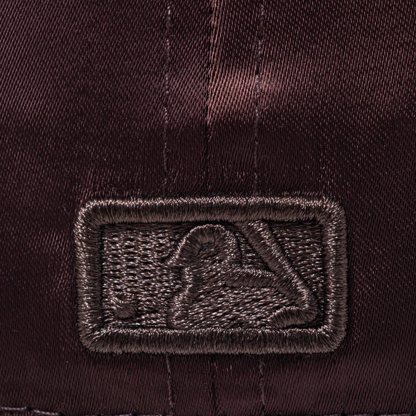 NEW ERA ( ニューエラ ) 59FIFTY Valentine's Day サテン ニューヨーク・ヤンキース ダークブラウン | キャップ | 帽子 | レジャー | バレンタイン | 茶色 | オシャレ | お出かけ | アウトドア | キャンプ | 14908298 | にゅーえら