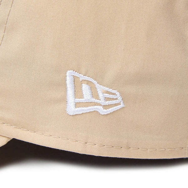 NEW ERA ( ニューエラ ) 9TWENTY MLB Typewriter ボストン ・ レッドソックス ベージュ | 帽子 | キャップ | 日よけ | ユニセックス | サイズ調整 | 軽量 | 軽い | 丈夫 | クロスストラップ | コットン | にゅーえら | ぼうし