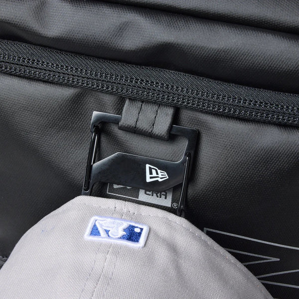 NEW ERA ( ニューエラ ) ボックスパック 32L TPU プリントロゴ アウトライン ブラック × リフレクトシルバー | リュック | リュックサック | バックパック | 通勤 | 通学 | アウトドア | PC収納 | 靴収納 | 14521358