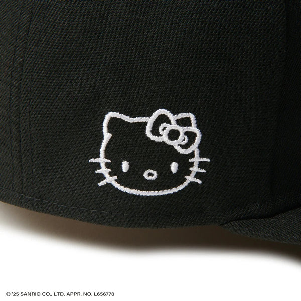 NEW ERA ( ニューエラ ) 59FIFTY HELLO KITTY リンゴ ブラック | 帽子 | キャップ | 日よけ | ユニセックス | キャンプ | アウトドア | ポリエステル | キティちゃん | ハローキティ | にゅーえら | 14348626
