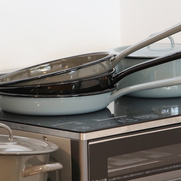 DETAIL ( ディテール ) Flying Pan 24cm " Black " フライパン 24cm ブラック | ホーロー製 | キッチン | 調理器具 | 1.5L | 光沢 | プレゼント | ギフト | 料理 | クッキング | 3572BLK | でぃてーる
