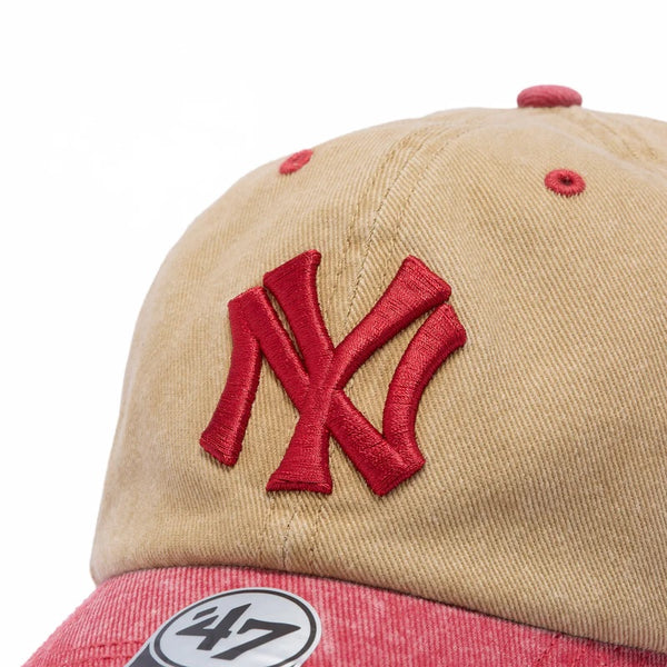 ’47 ( フォーティーセブン ) ’47クリーンナップ ニューヨーク・ヤンキース Eldin カーキ × レッド | 帽子 | キャップ | ヴィンテージ | 柔らかい | アジャスタブルキャップ | 定番 | ウォッシュド加工 | フィット感 | 14858325 | コットン