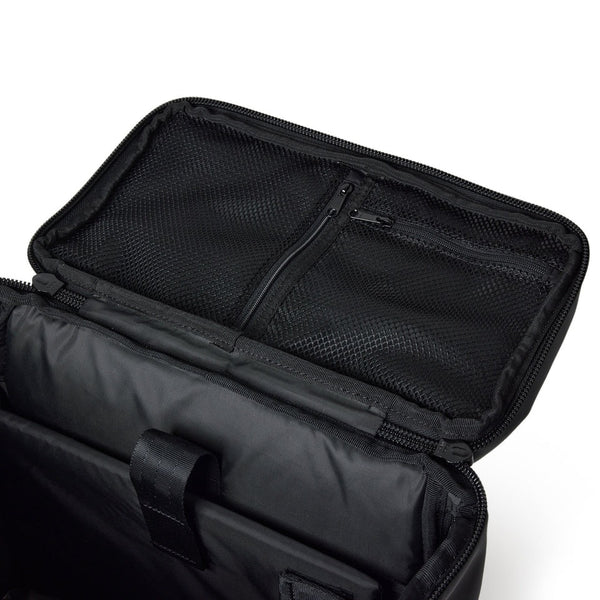 NEW ERA ( ニューエラ ) ボックスパック 32L TPU プリントロゴ アウトライン ブラック × リフレクトシルバー | リュック | リュックサック | バックパック | 通勤 | 通学 | アウトドア | PC収納 | 靴収納 | 14521358