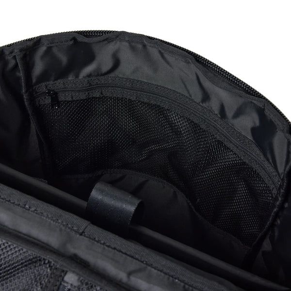 NEW ERA ( ニューエラ ) ボックスパック 32L TPU プリントロゴ アウトライン ブラック × リフレクトシルバー | リュック | リュックサック | バックパック | 通勤 | 通学 | アウトドア | PC収納 | 靴収納 | 14521358