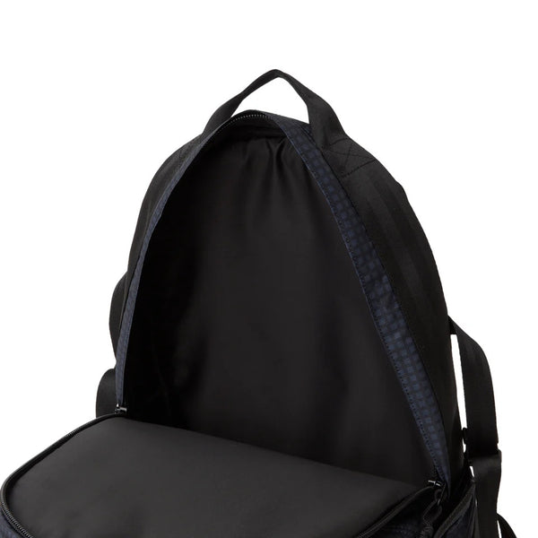 NEW ERA ( ニューエラ ) キャリアパック 35L ブラックナイトカモ | リュック | リュックサック | デイパック | ユニセックス | 14750923 | 通勤 | 通学 | シンプル | 登山 | ハイキング | にゅーえら