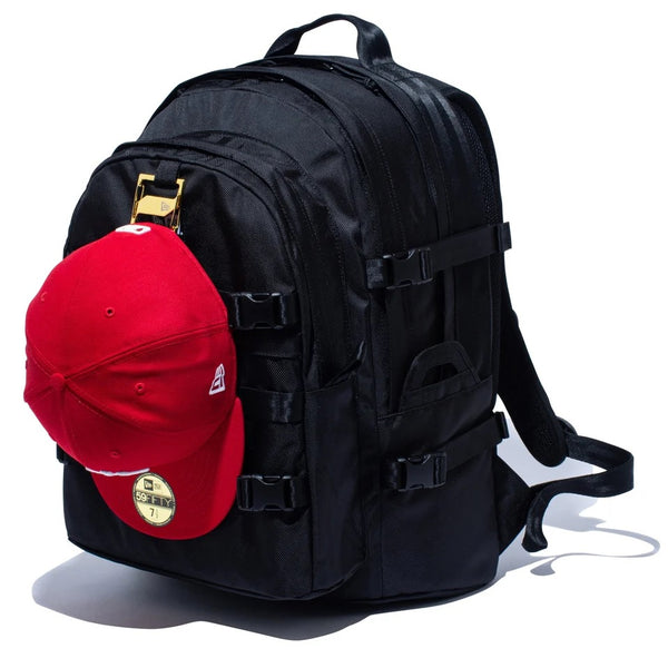 NEW ERA ( ニューエラ ) キャリアパック 35L ブラック | リュック | リュックサック | バックパック | 通勤 | 通学 | 黒色 | サイドポケット | 収納ポケット | 約35L | アウトドア | キャンプ | 旅行 | レジャー | 便利 | 14521349 | デイパック | にゅーえら | ユニセックス