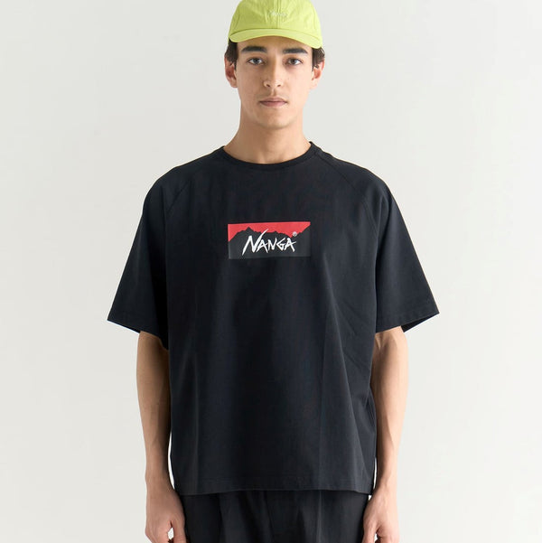 NANGA ( ナンガ ) ECO HYBRID BOX LOGO LOOSE FIT TEE UNISEX エコハイブリッドボックスロゴルーズフィットティー | 半袖シャツ | シャツ | シンプル | ロゴ | 夏服 | ゆったり | 定番 | なんが
